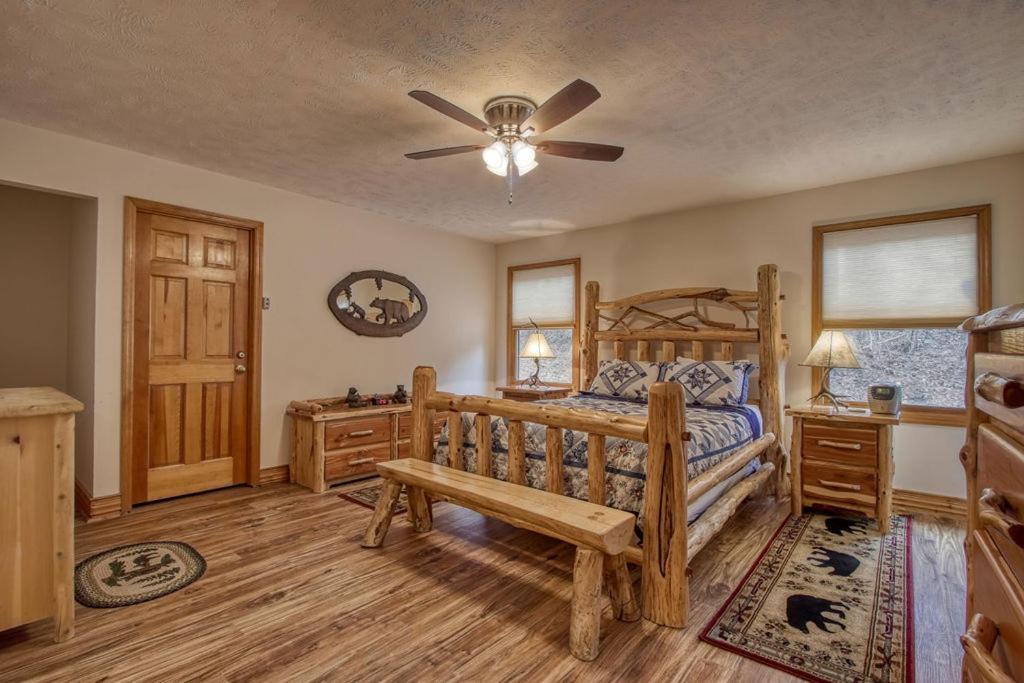 The Nuthouse Ii, Pool Table, Wifi, 1089 Free Tickets Each Paid Day, Dollywood And More Sevierville Δωμάτιο φωτογραφία